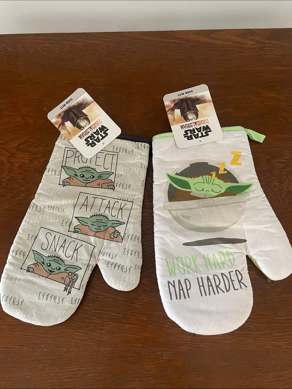 Star Wars Grogu Oven Mitts - Green & Gray new